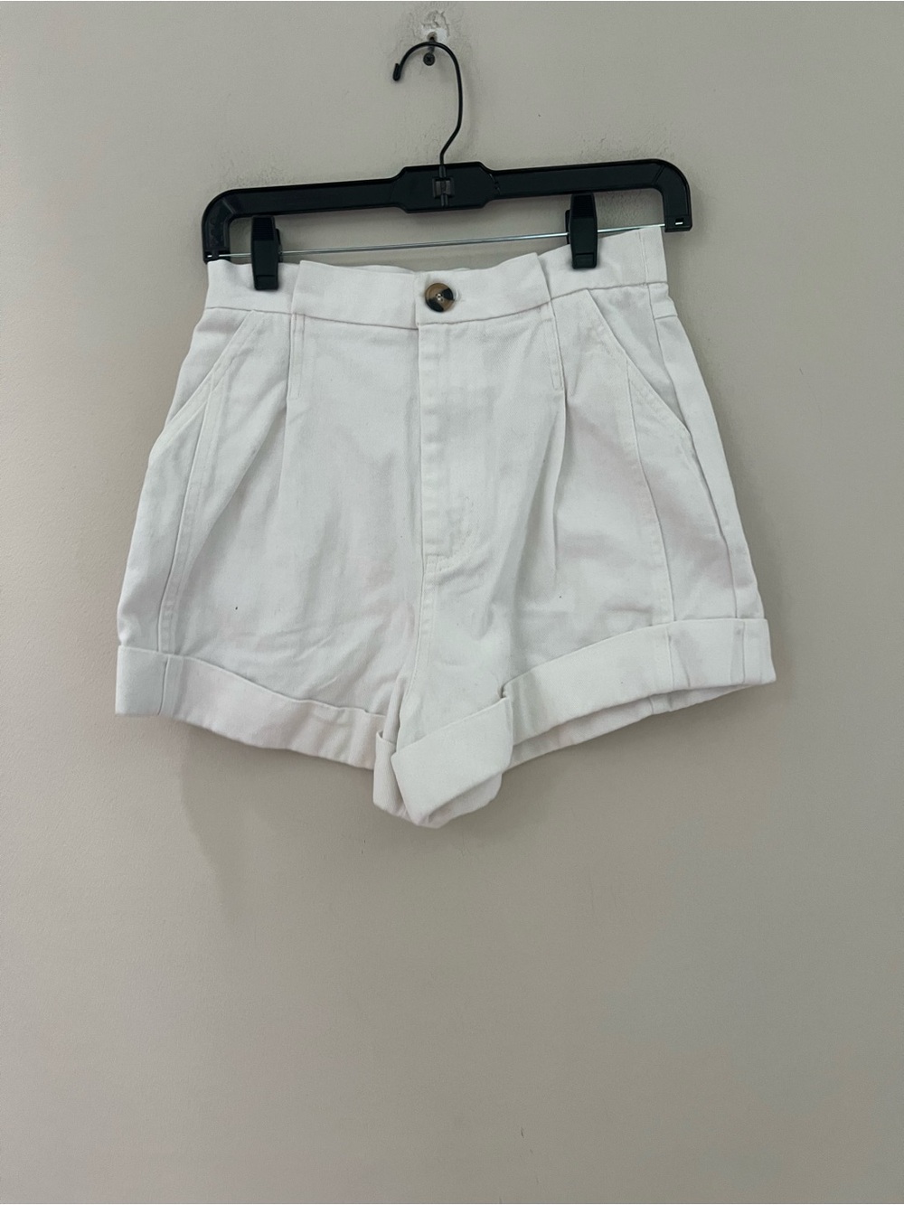 Zara High-Waist White Cuffed Shorts - Picture 5 of 9